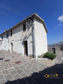 Petite semidetached house with cellar and panoramic view. Celenza sul Trigno