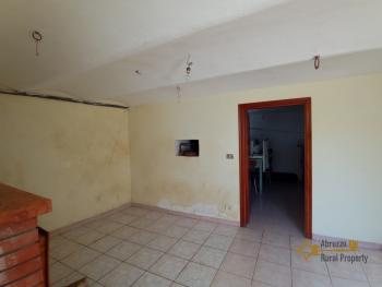 Petite semidetached house with cellar and panoramic view. Celenza sul Trigno Img16