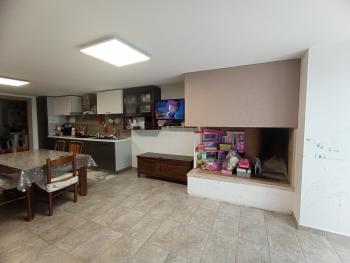 Recently restored town house with garage for sale in Carunchio. Img32