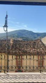 Recently restored town house with garage for sale in Carunchio. Img34