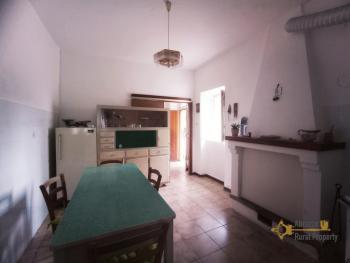 Two bedrooms town house with terrace and garden for sale near the coast. Img9