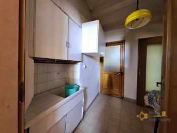 Two bedroom town house with garden and cellar. Agnone Img26