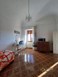 Elegant and characterful town house with vintage tiles and high barrel ceilings. Furci. Img37
