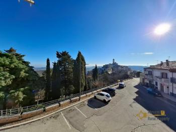 Elegant and characterful town house with vintage tiles and high barrel ceilings. Furci. Img26