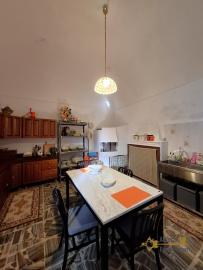 Elegant and characterful town house with vintage tiles and high barrel ceilings. Furci. Img8