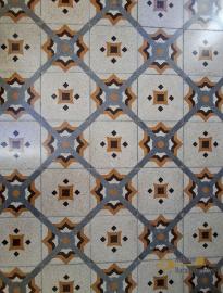 Elegant and characterful town house with vintage tiles and high barrel ceilings. Furci. Img30