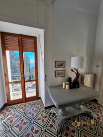 Elegant and characterful town house with vintage tiles and high barrel ceilings. Furci. Img24