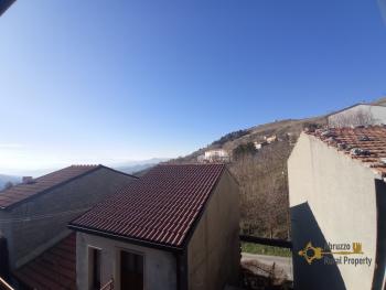Traditional two-bedroom stone house dated back to 1930. Castiglione Messer Marino. Img7