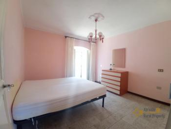 Traditional two-bedroom stone house dated back to 1930. Castiglione Messer Marino. Img12