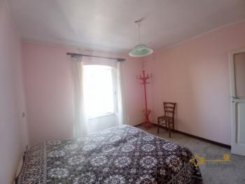 Traditional two-bedroom stone house dated back to 1930. Castiglione Messer Marino. Img9