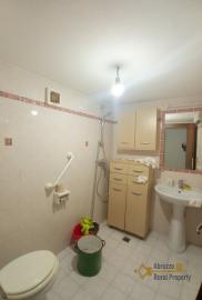 Four - bedroom town house with a large garage, in perfect condition. Acquaviva Collecroce Img36