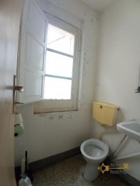 Three bedrooms town house with cellar and small terrace. Carunchio. Img15