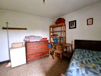 Two-bedroom town house with garage, cellar and 400 sqm of land. Tornareccio Img14