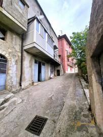 Two-bedroom town house with garage, cellar and 400 sqm of land. Tornareccio Img25