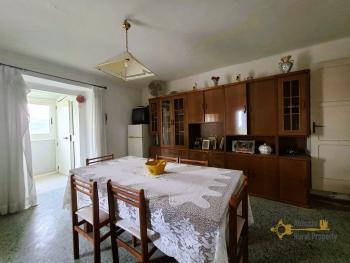 Two-bedroom town house with garage, cellar and 400 sqm of land. Tornareccio Img6