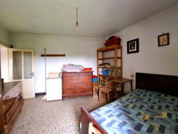 Two-bedroom town house with garage, cellar and 400 sqm of land. Tornareccio Img12