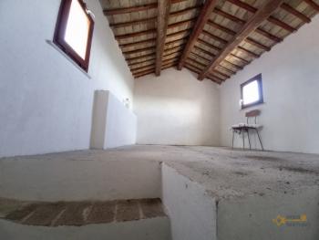 Character three bedrooms town house with patio, lovely sea view. Monteodorisio. Img36