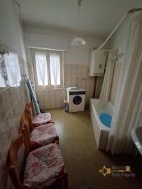 End of terrace town house with cellar, at 25 minutes' drive from the Adriatic Coast. Casalanguida Img16