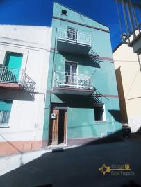 Perfect condition two bedroom town house, near the coast.Molise Img2