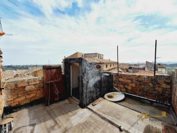 Perfect condition town house with panoramic roof top terrace for sale. Near the coast. Img29