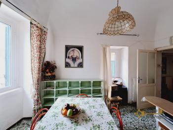 Perfect condition town house with panoramic roof top terrace for sale. Near the coast.