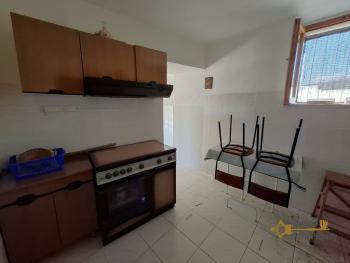Large town house with panoramic terrace, two bedrooms, garage, cellars and courtyard. Montemitro. Img5