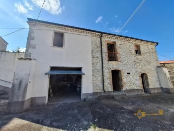 Large town house with panoramic terrace, two bedrooms, garage, cellars and courtyard. Montemitro. Img25