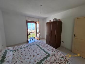 Large town house with panoramic terrace, two bedrooms, garage, cellars and courtyard. Montemitro. Img16