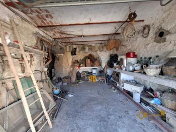 Large town house with panoramic terrace, two bedrooms, garage, cellars and courtyard. Montemitro. Img26