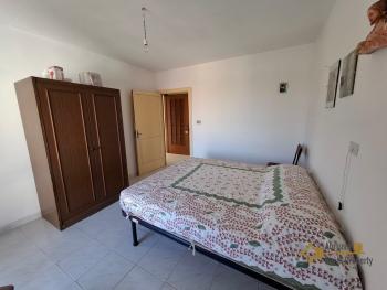 Large town house with panoramic terrace, two bedrooms, garage, cellars and courtyard. Montemitro. Img18