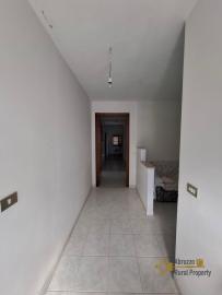 Large town house with panoramic terrace, two bedrooms, garage, cellars and courtyard. Montemitro. Img2