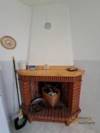 Large town house with panoramic terrace, two bedrooms, garage, cellars and courtyard. Montemitro. Img4