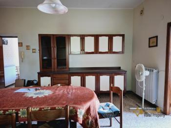 Large town house with terrace, courtyard, garage and annex. Gissi Img7