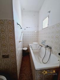 Large town house with terrace, courtyard, garage and annex. Gissi Img21