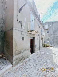 Large town house with terrace, courtyard, garage and annex. Gissi Img5