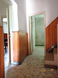 Five-bedroom town house with panoramic view, garage, woodshed and vegetable garden. Abruzzo. Img3