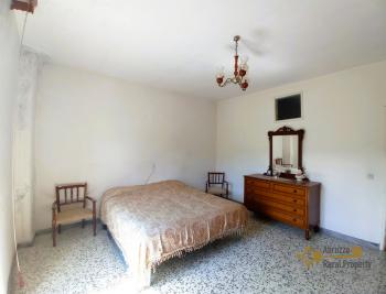 Five-bedroom town house with panoramic view, garage, woodshed and vegetable garden. Abruzzo. Img22