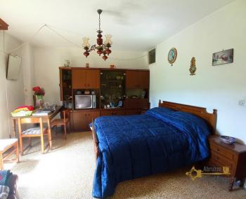 Five-bedroom town house with panoramic view, garage, woodshed and vegetable garden. Abruzzo. Img5