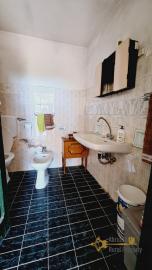 Country house with beautiful panoramic view, surrounded by land with olive grove. Schiavi D'Abruzzo. Img32