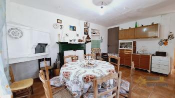 Country house with beautiful panoramic view, surrounded by land with olive grove. Schiavi D'Abruzzo. Img10