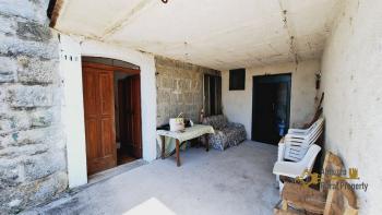 Country house with beautiful panoramic view, surrounded by land with olive grove. Schiavi D'Abruzzo. Img42