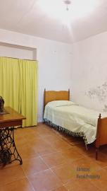 Country house with beautiful panoramic view, surrounded by land with olive grove. Schiavi D'Abruzzo. Img29