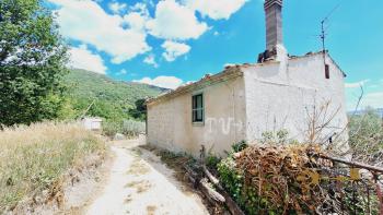 Country house with beautiful panoramic view, surrounded by land with olive grove. Schiavi D'Abruzzo. Img40