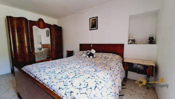 Country house with beautiful panoramic view, surrounded by land with olive grove. Schiavi D'Abruzzo. Img19