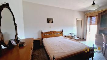 Spacious country house with panoramic terrace and 1500 sqm land in Roccaspinalveti. Img19