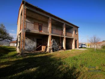 Spacious country house with panoramic terrace and 1500 sqm land in Roccaspinalveti. Img34