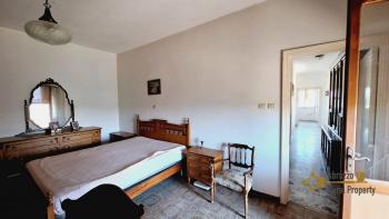 Spacious country house with panoramic terrace and 1500 sqm land in Roccaspinalveti. Img18