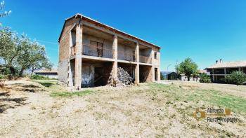 Spacious country house with panoramic terrace and 1500 sqm land in Roccaspinalveti. Img26
