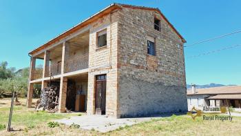 Spacious country house with panoramic terrace and 1500 sqm land in Roccaspinalveti. Img30