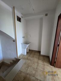 Character large stone house, four floors, vaulted ceilings and arches. Fraine. Img36